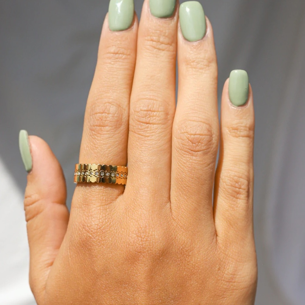 Waterproof gold plated ring set - Picture 4 of 5